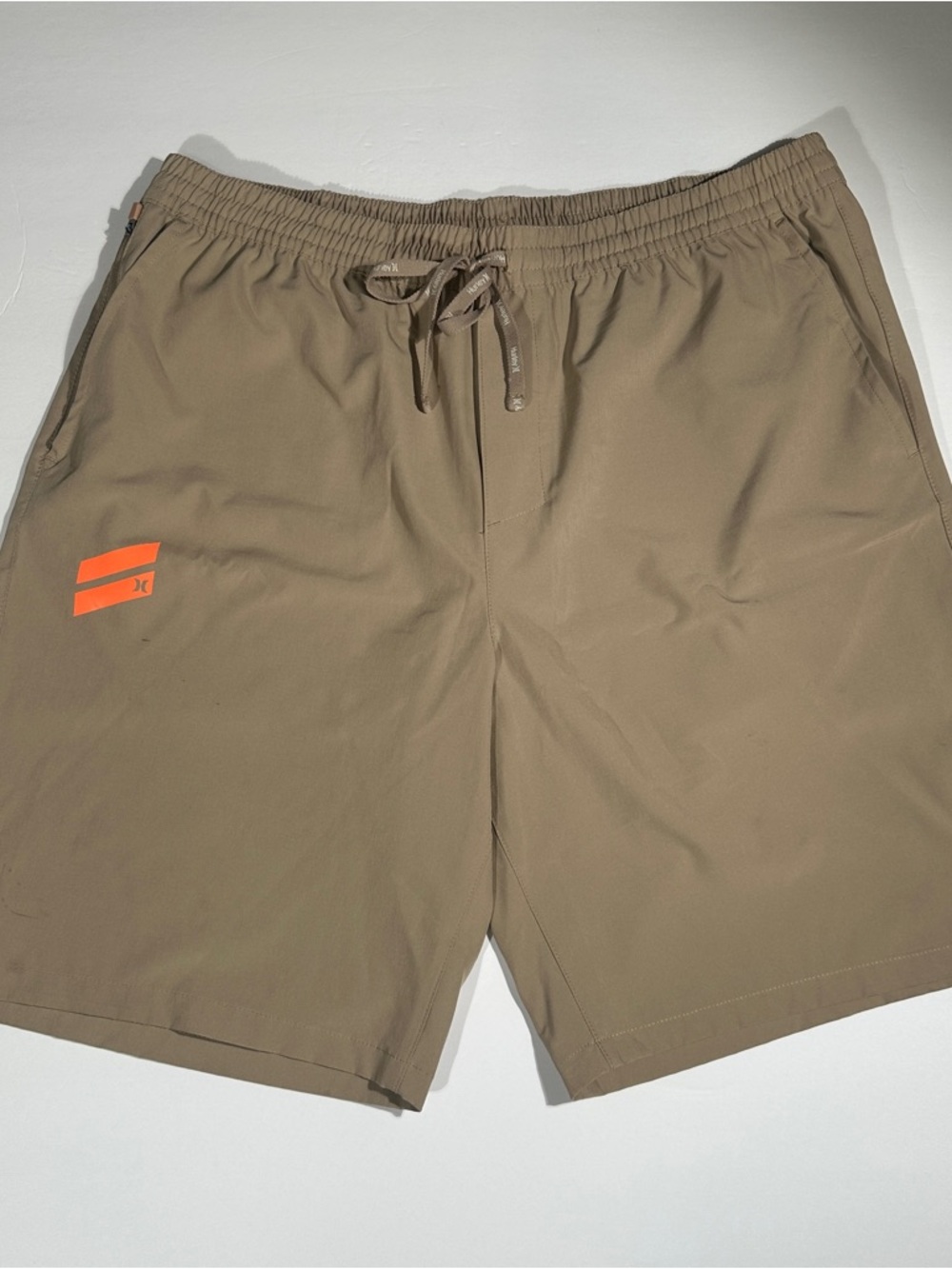 Hurley Men's Tan Elastic Waist Shorts sz xl hybrid shorts